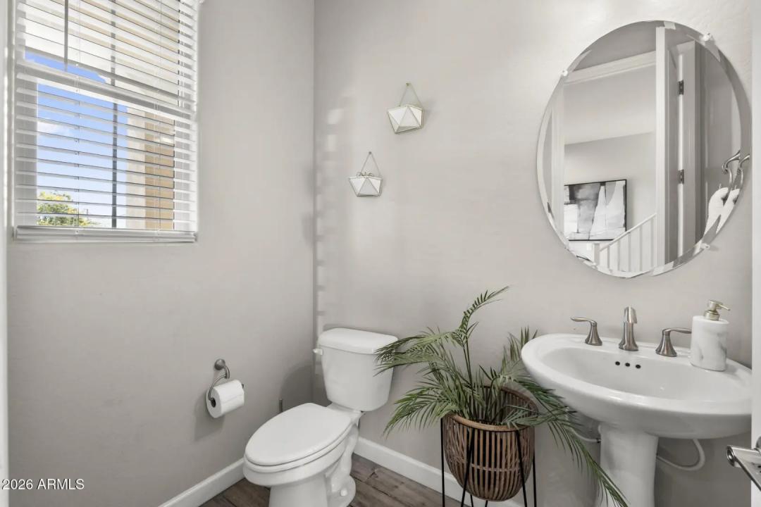 Real Estate Picture 16