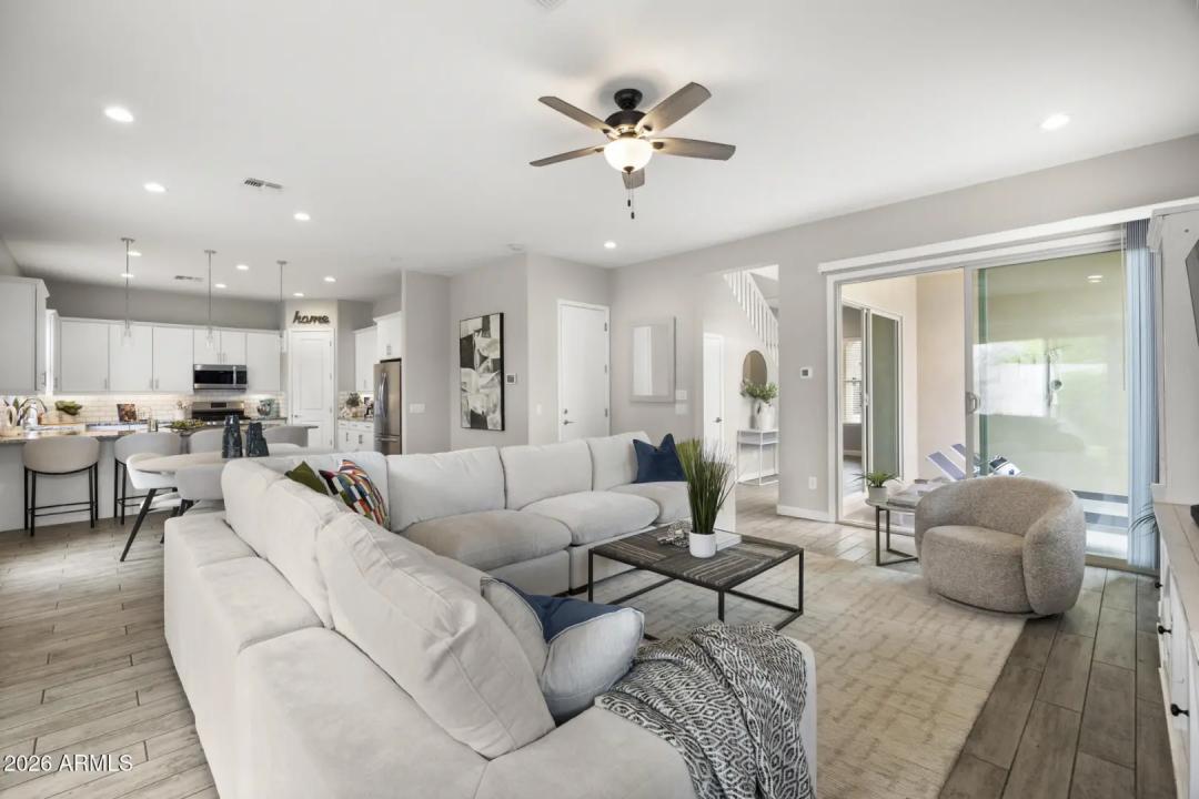 Real Estate Picture 7