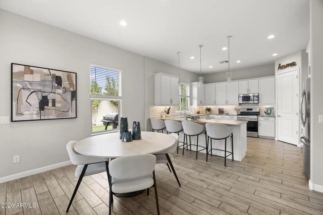 Real Estate Picture 8