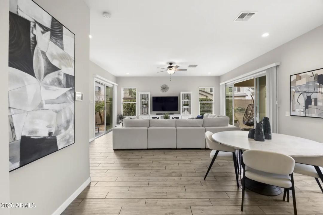 Real Estate Picture 9