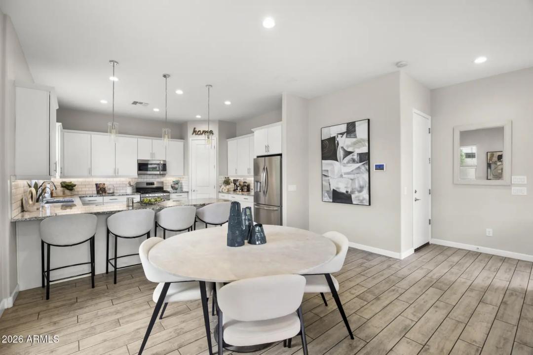 Real Estate Picture 10