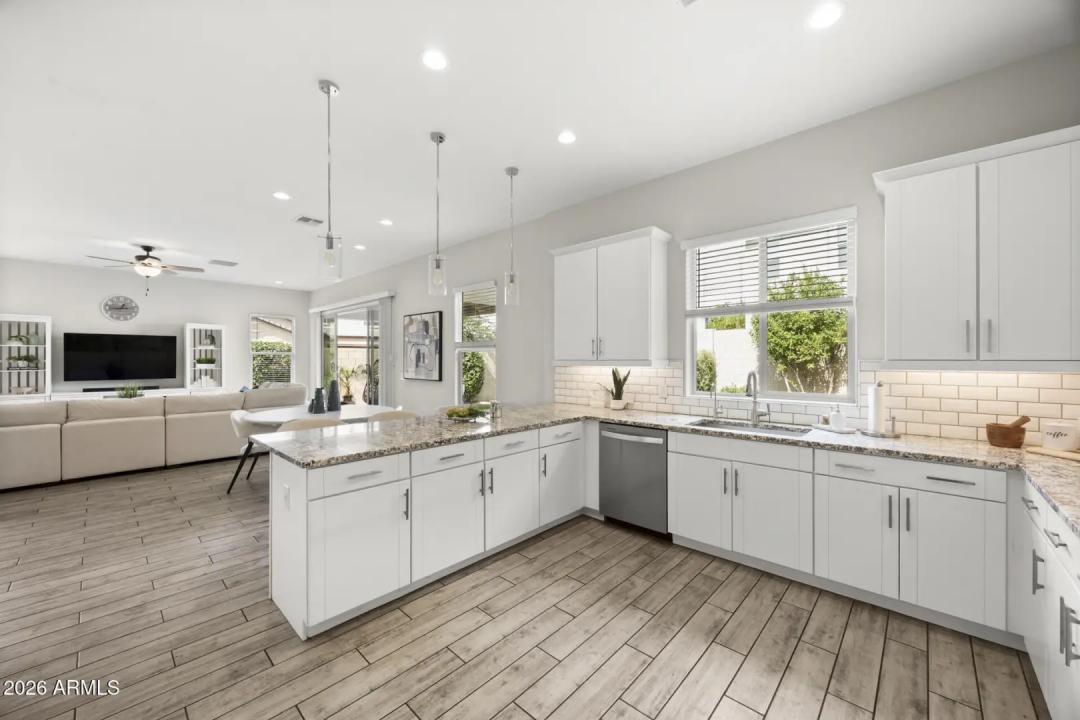 Real Estate Picture 13