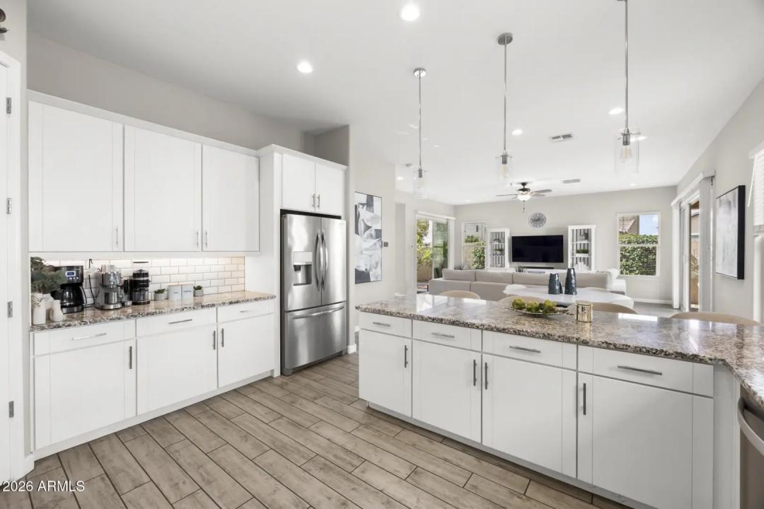 Real Estate Picture 14