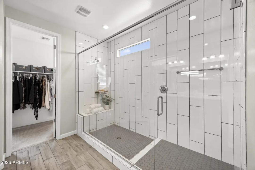 Real Estate Picture 26