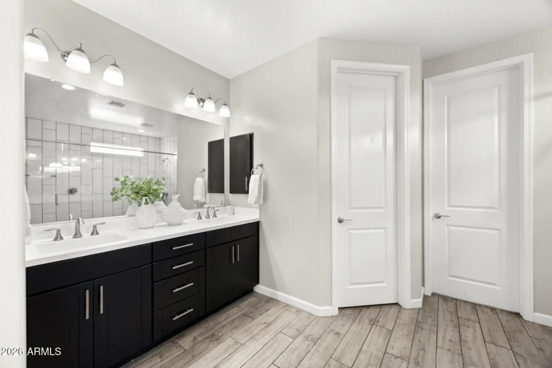 Real Estate Picture 28