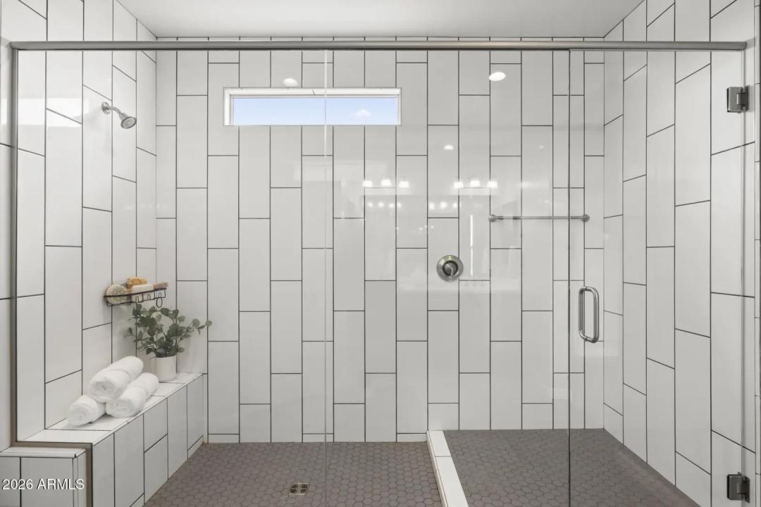 Real Estate Picture 27