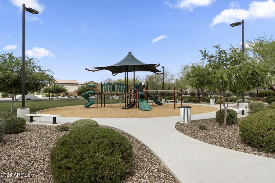 Real Estate Picture 37