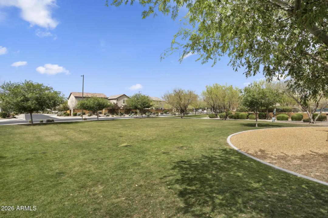 Real Estate Picture 40