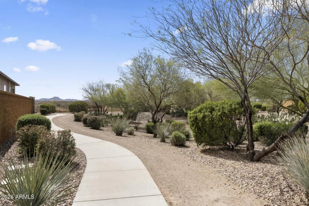 Real Estate Picture 43