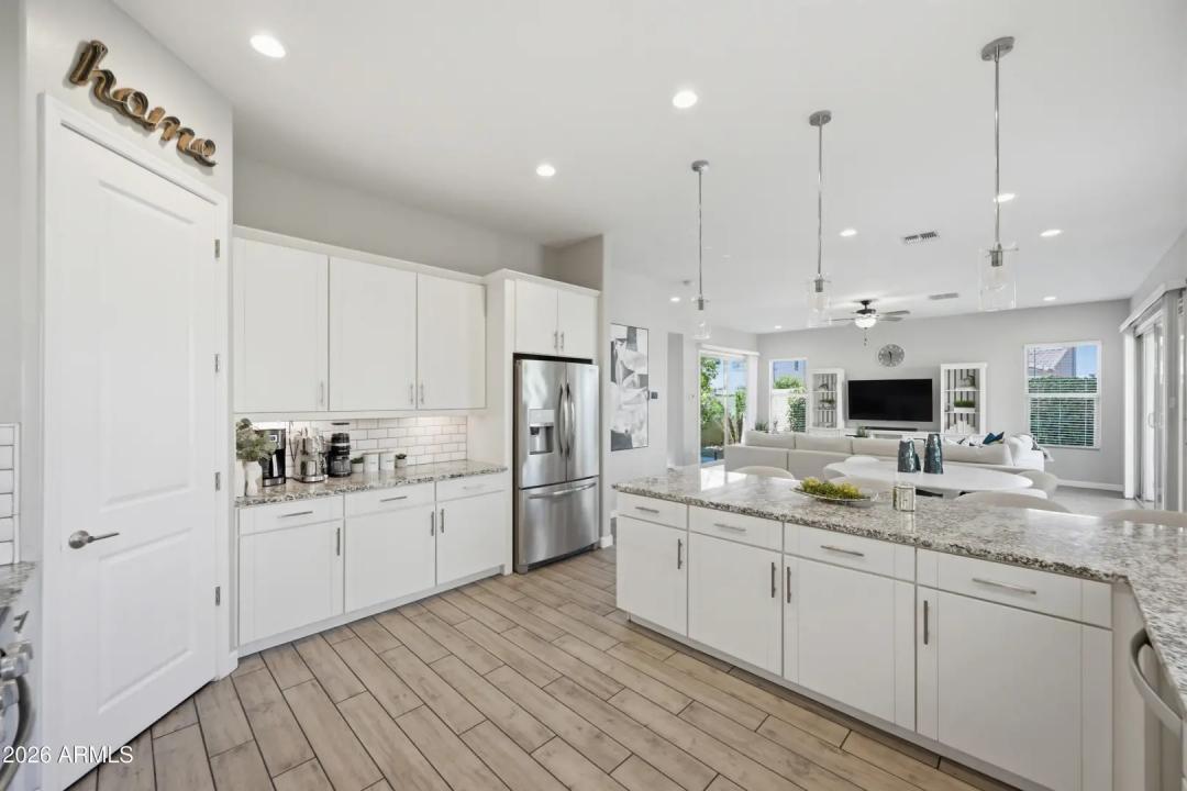 Real Estate Picture 16