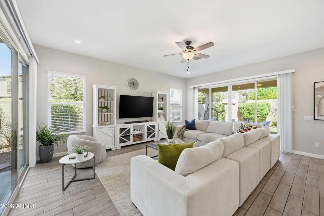 Real Estate Picture 8