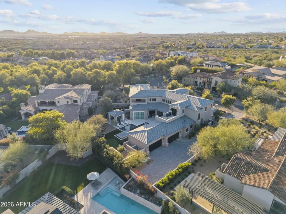 Real Estate Picture 6