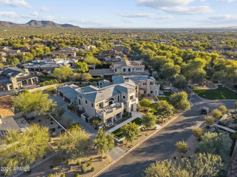 Real Estate Picture 7