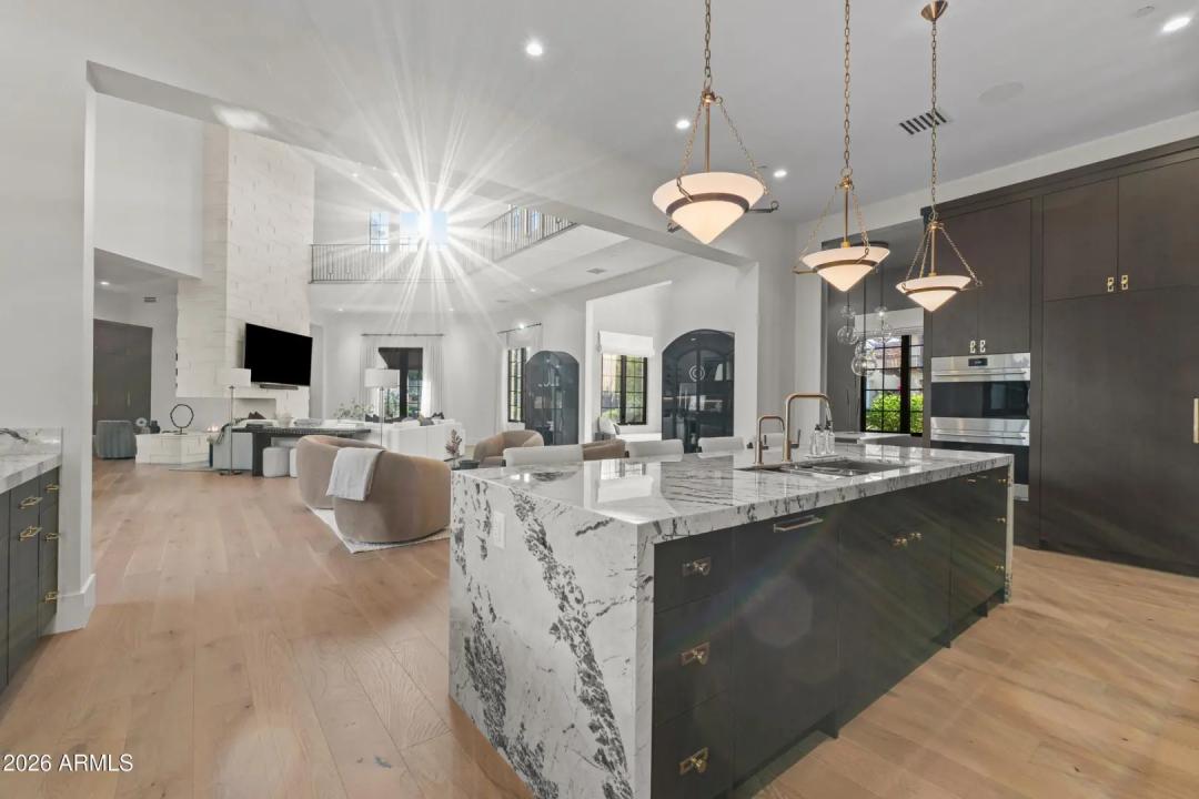 Real Estate Picture 17