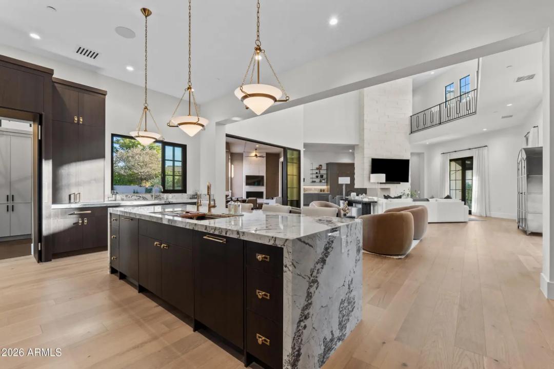 Real Estate Picture 18