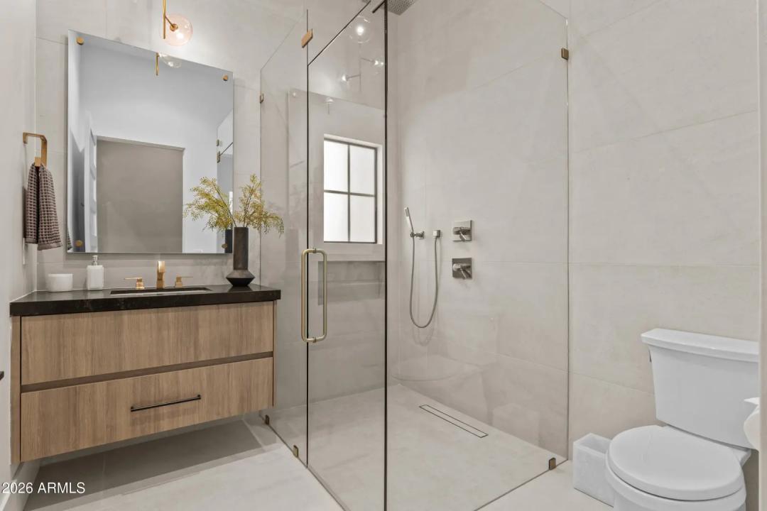 Real Estate Picture 39