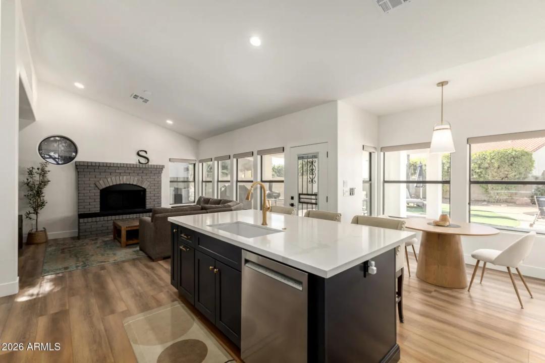 Real Estate Picture 5