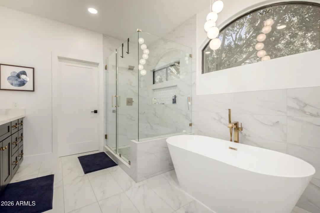 Real Estate Picture 16