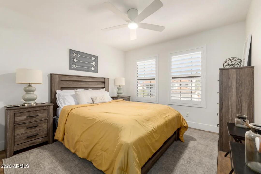 Real Estate Picture 24