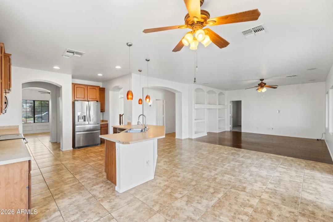 Real Estate Picture 16