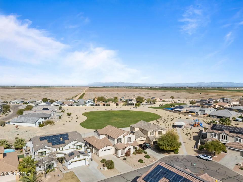 Real Estate Picture 36