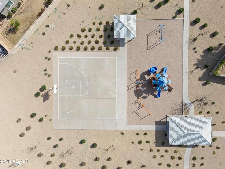 Real Estate Picture 38