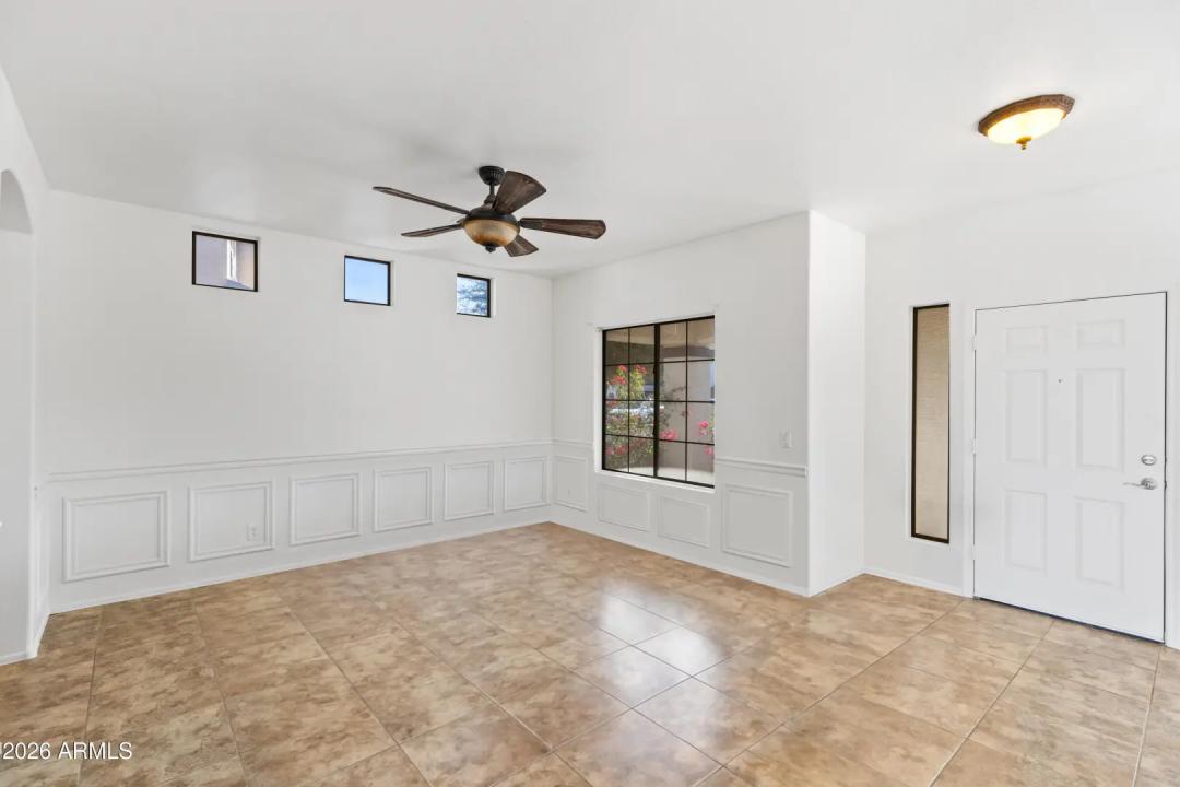 Real Estate Picture 11