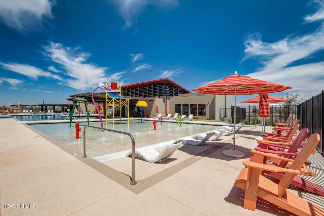 Real Estate Picture 5