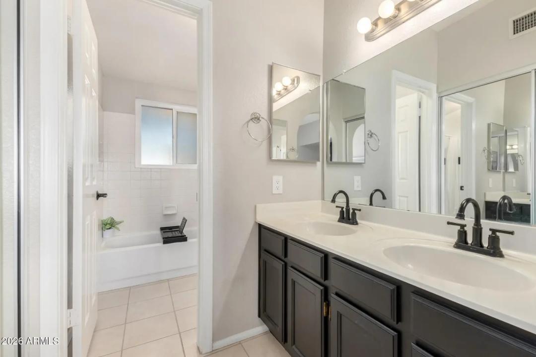 Real Estate Picture 8