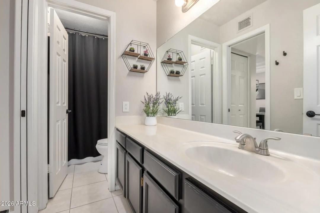 Real Estate Picture 11