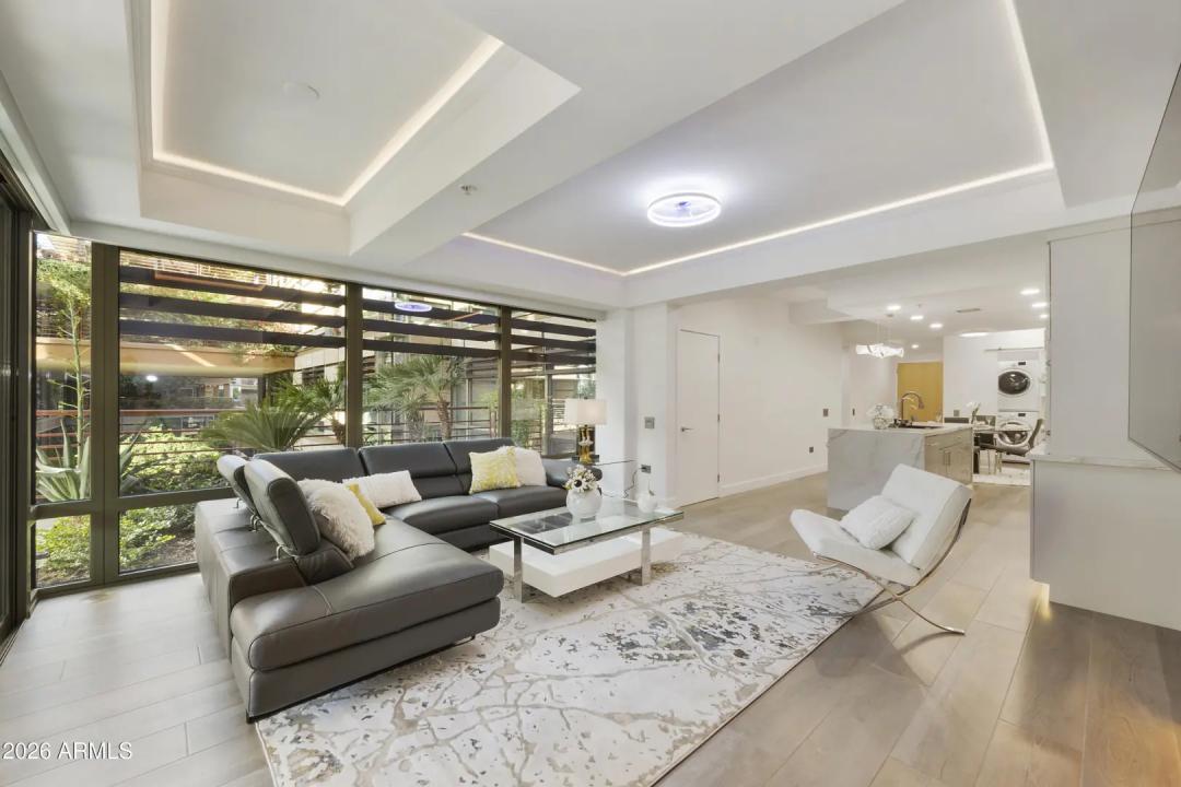 Real Estate Picture 12