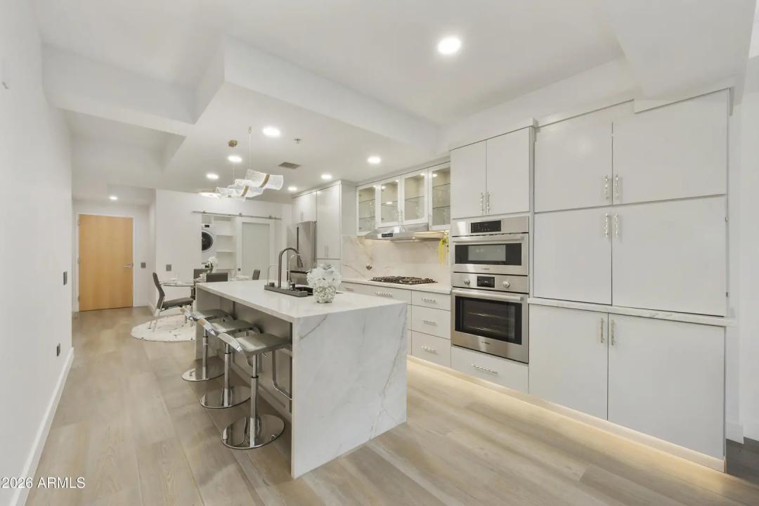 Real Estate Picture 10