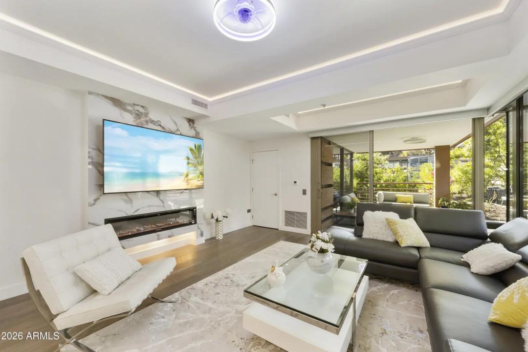 Real Estate Picture 11