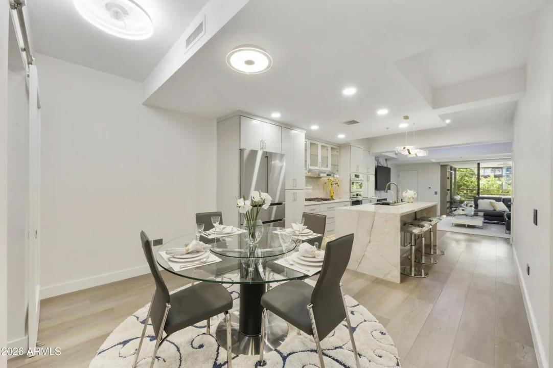 Real Estate Picture 5