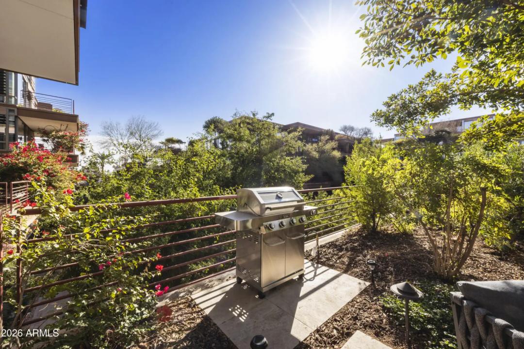 Real Estate Picture 30