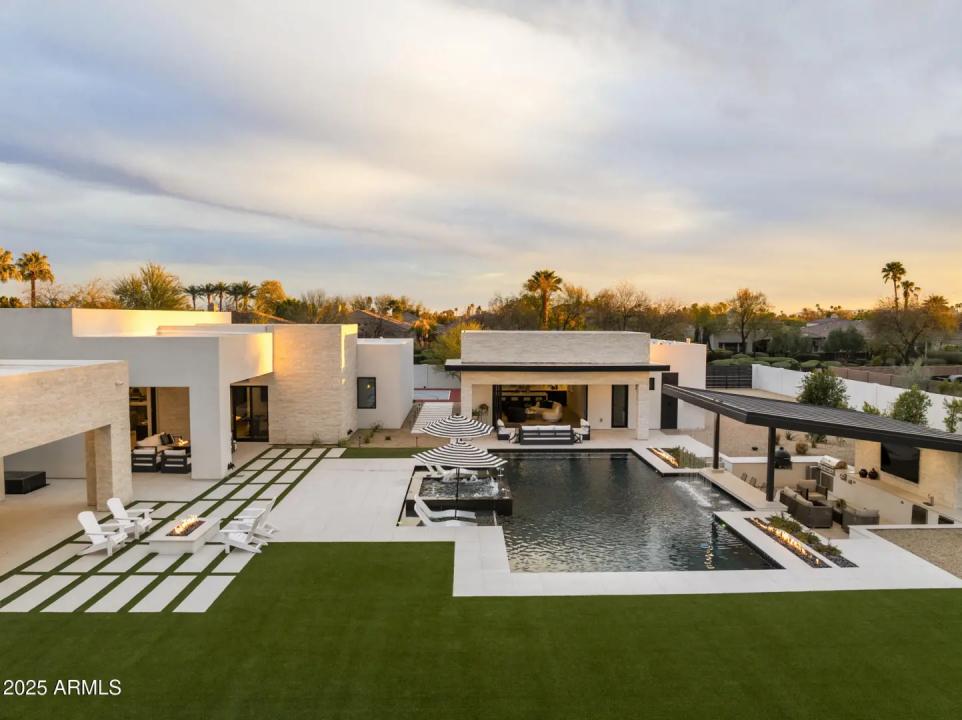 Real Estate Picture 4