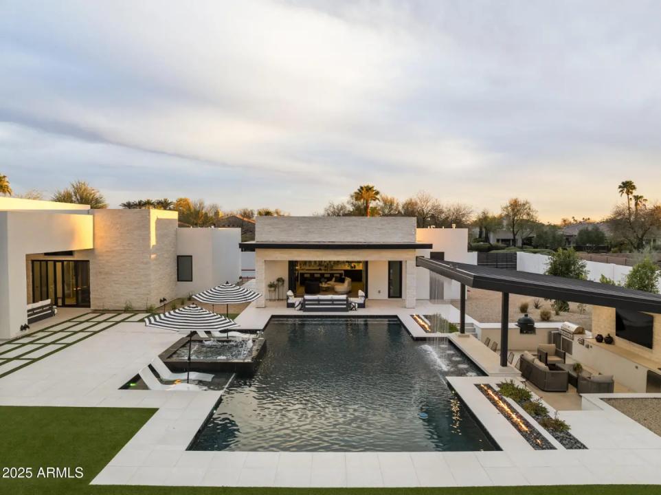 Real Estate Picture 5