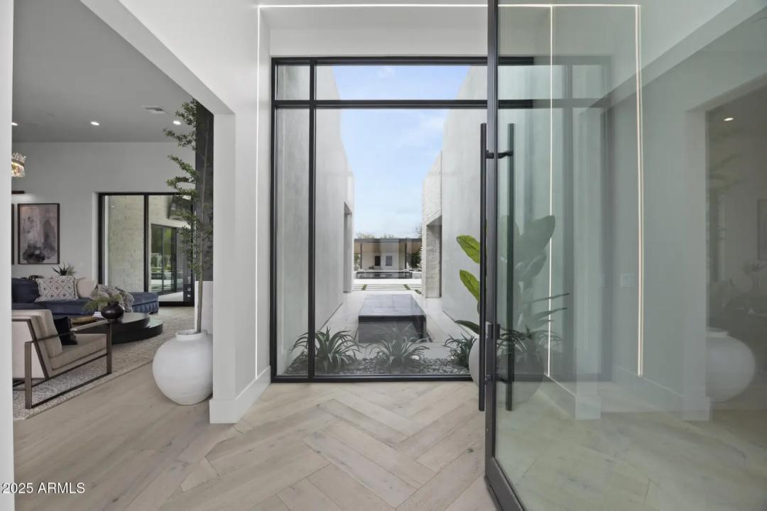 Real Estate Picture 8