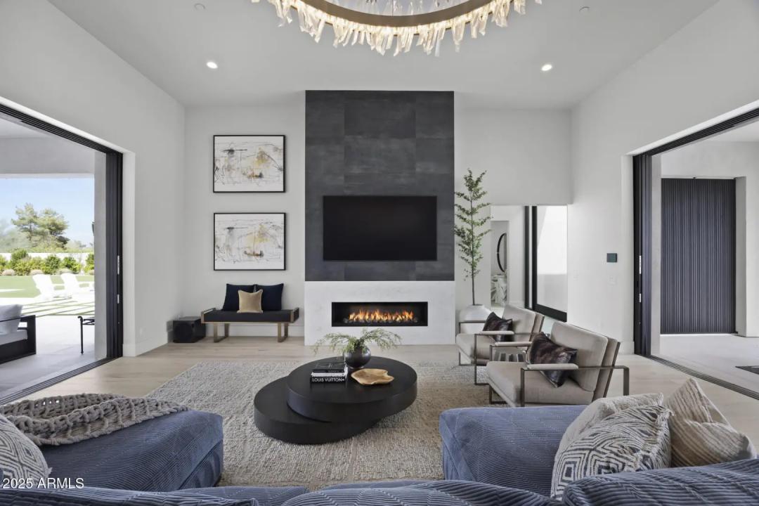 Real Estate Picture 9