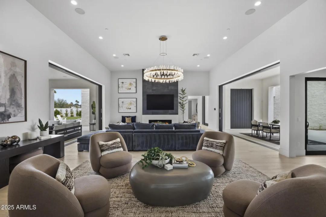 Real Estate Picture 13