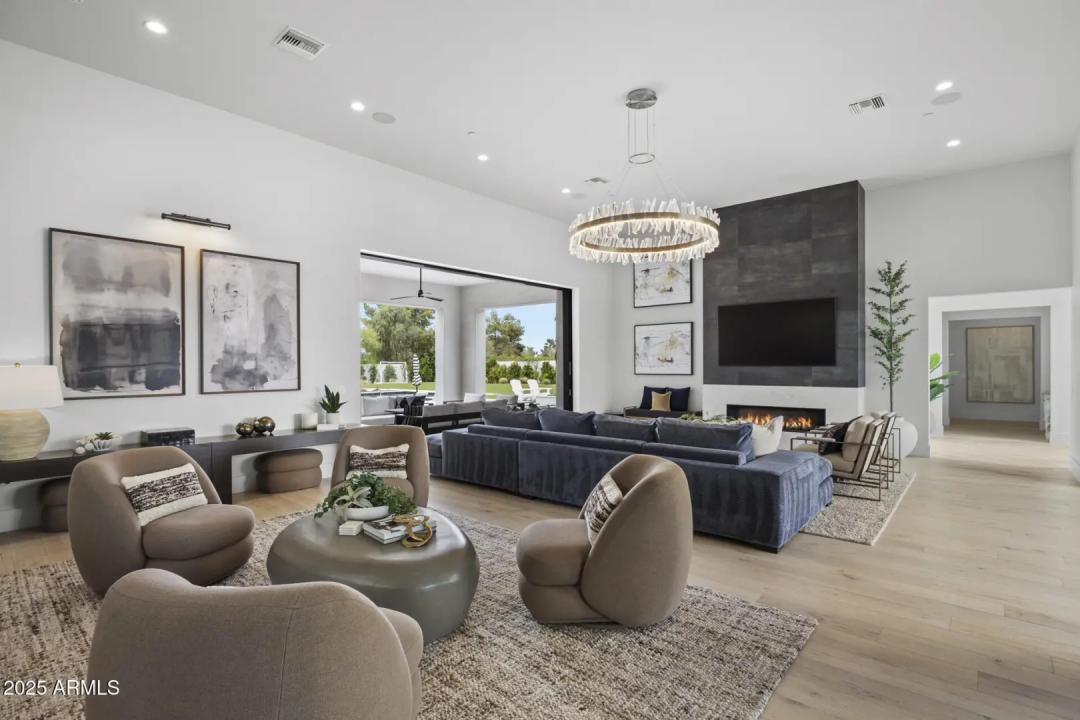 Real Estate Picture 14