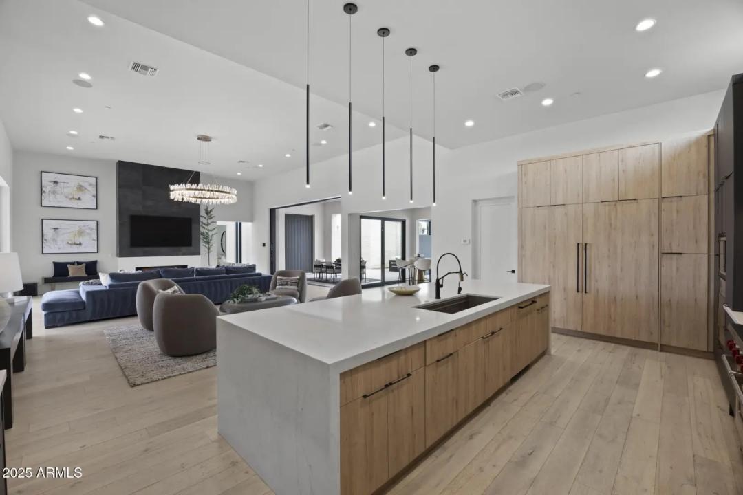 Real Estate Picture 19