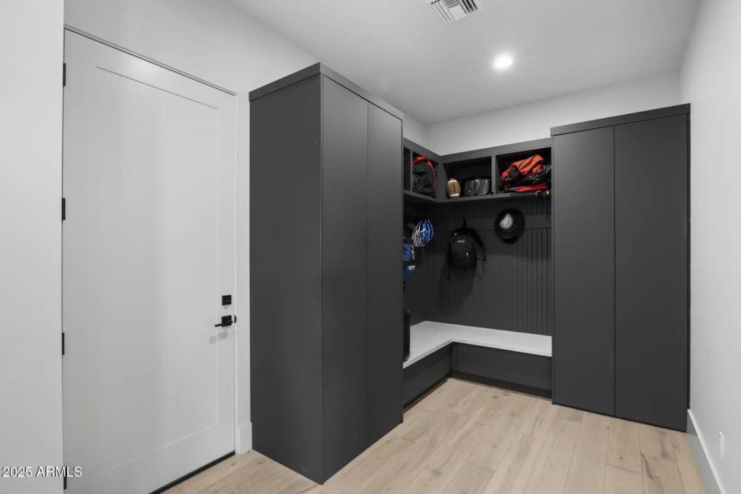 Real Estate Picture 20