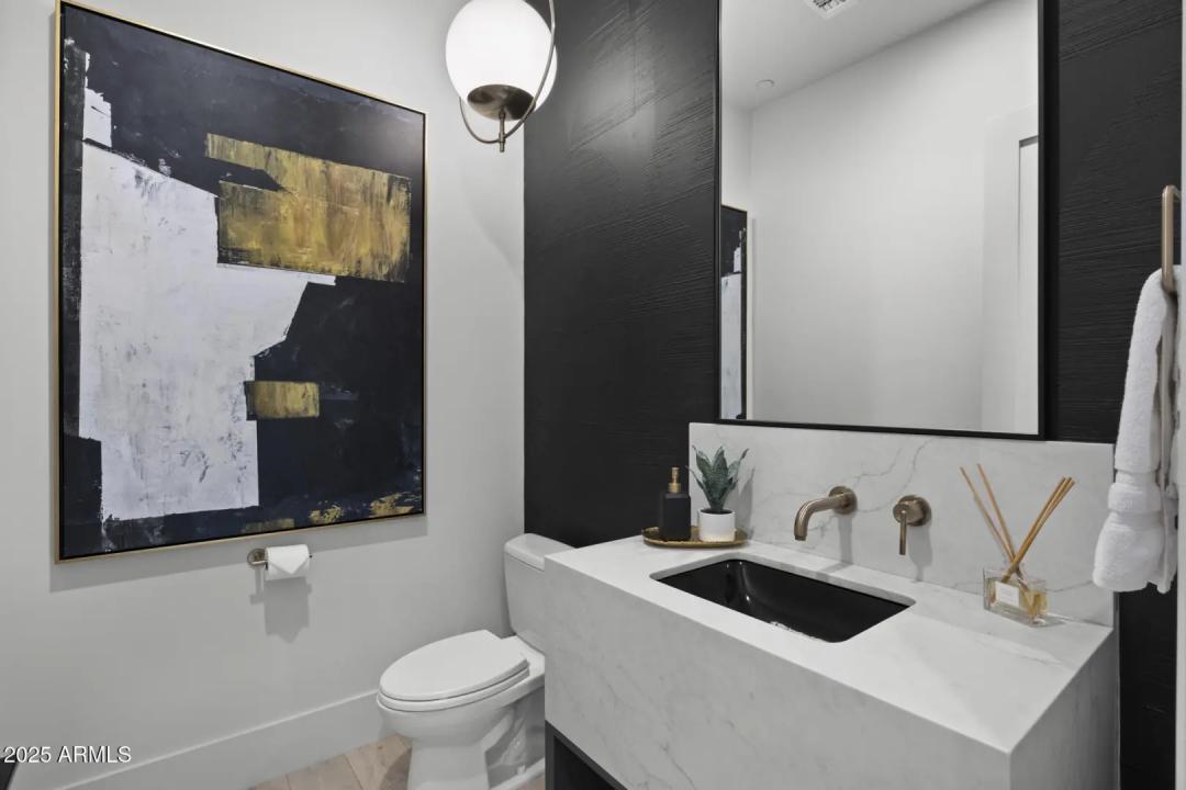 Real Estate Picture 23