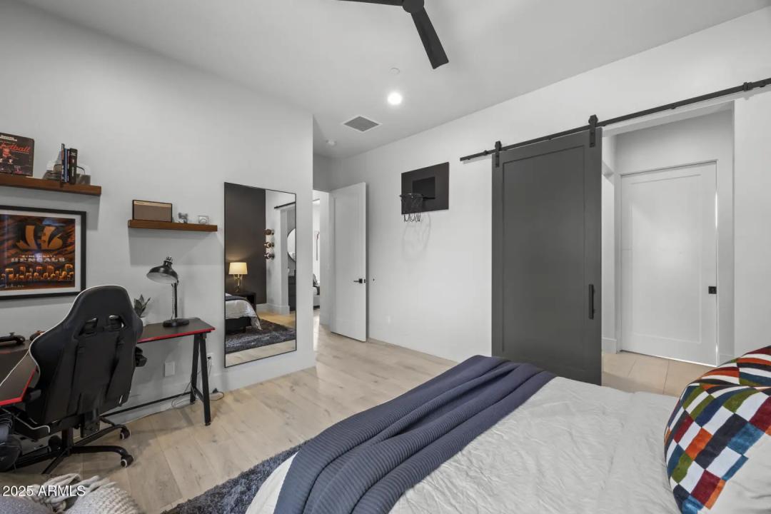 Real Estate Picture 29