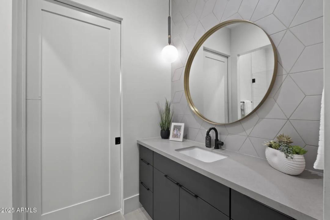 Real Estate Picture 30