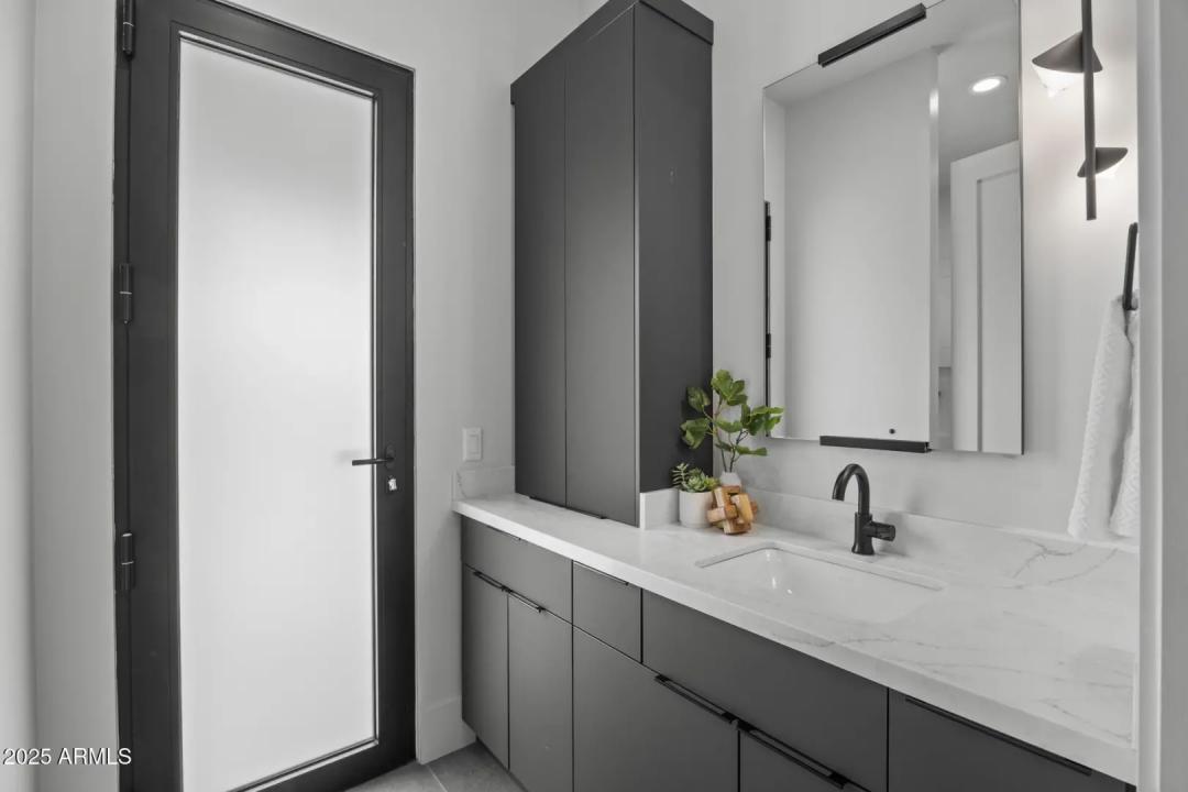 Real Estate Picture 50