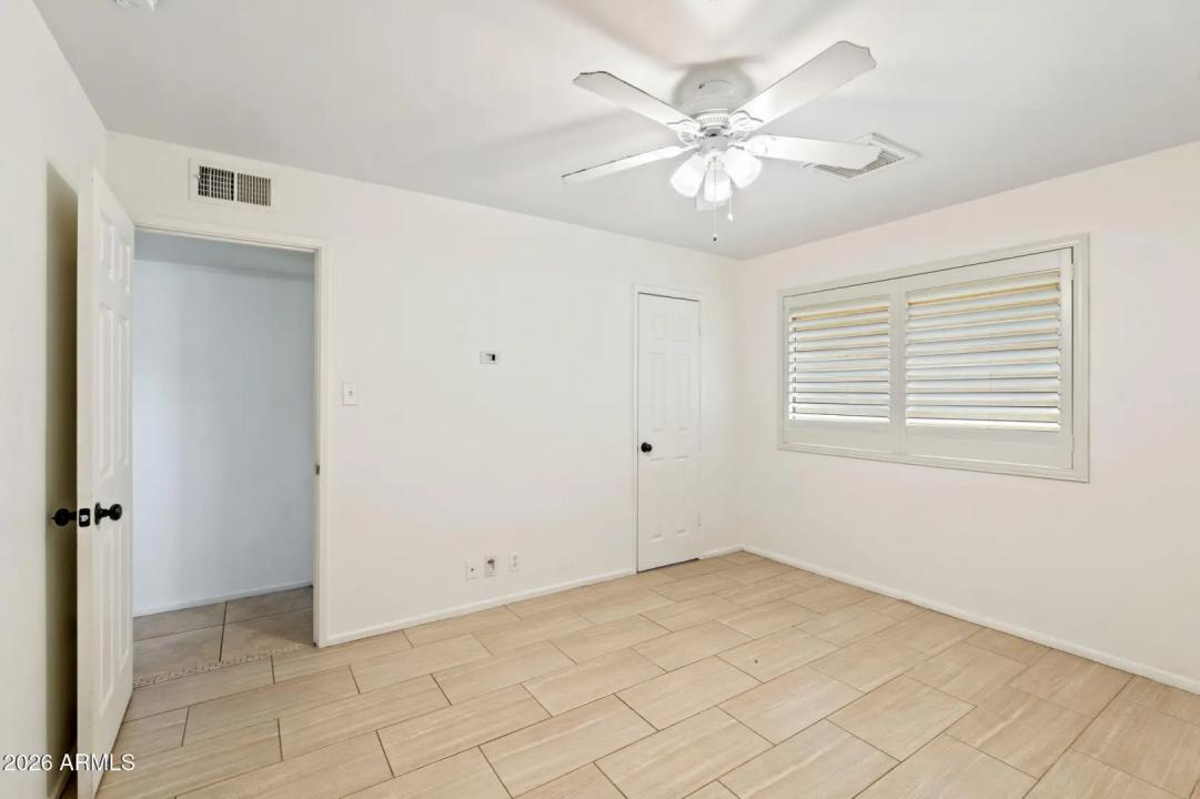 Real Estate Picture 12