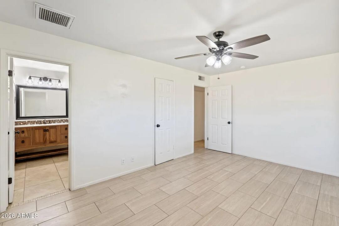 Real Estate Picture 14