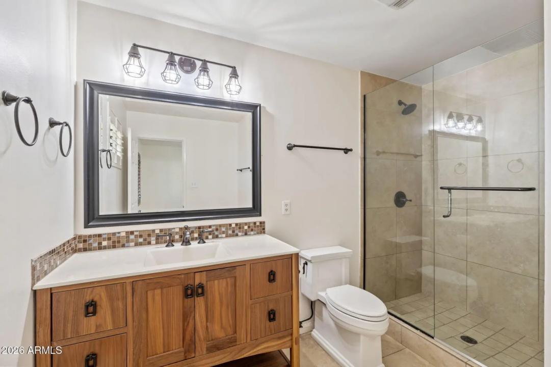 Real Estate Picture 15